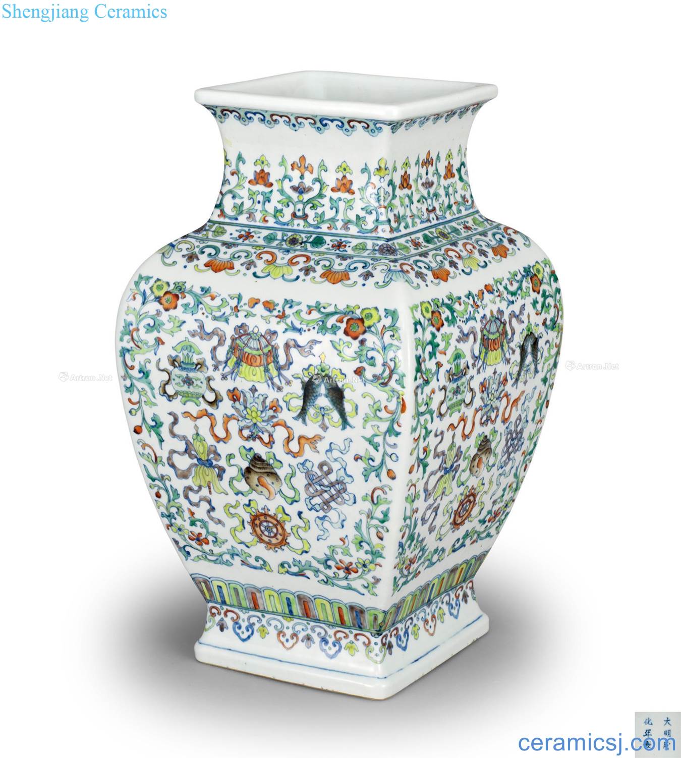 Qing qianlong bucket color around eight auspicious grain square and lotus flower