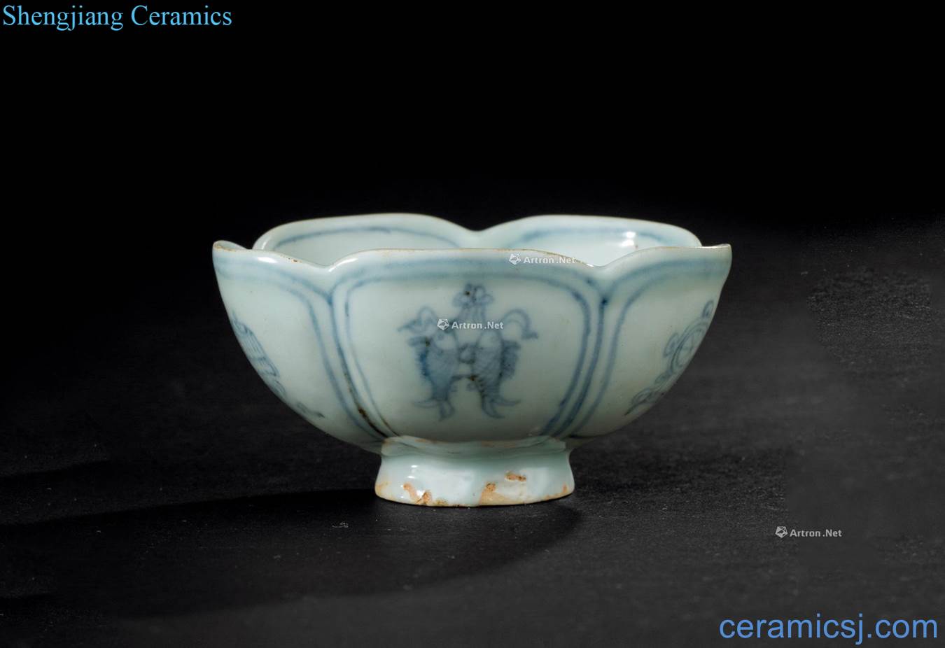 At the end of the yuan Ming Blue and white plum blossom shaped glass