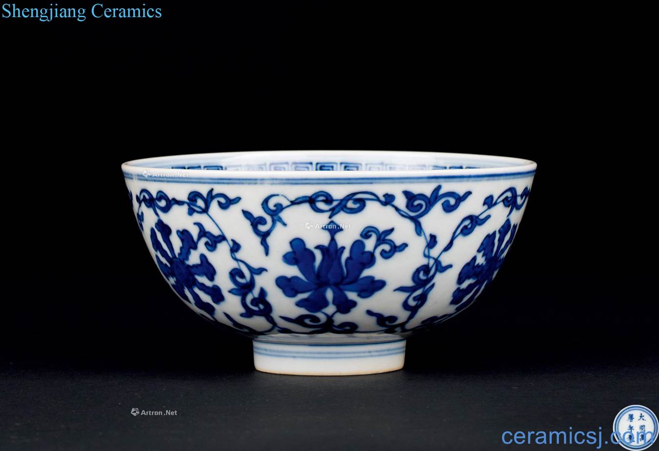 In the qing dynasty (1644-1911) blue and white flower green-splashed bowls