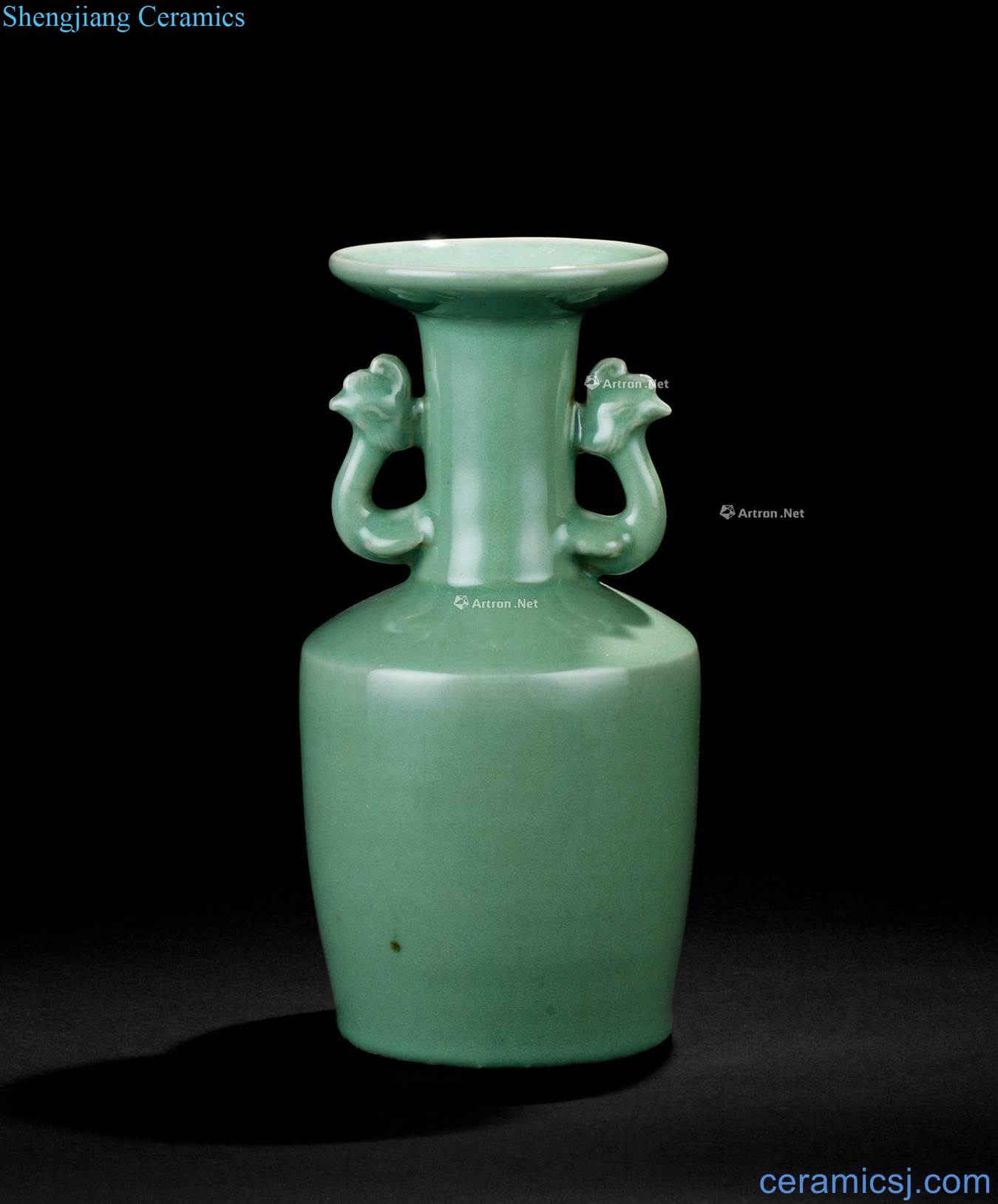 The yuan dynasty, Ming dynasty (1368-1644) celadon double phoenix flower implement ears