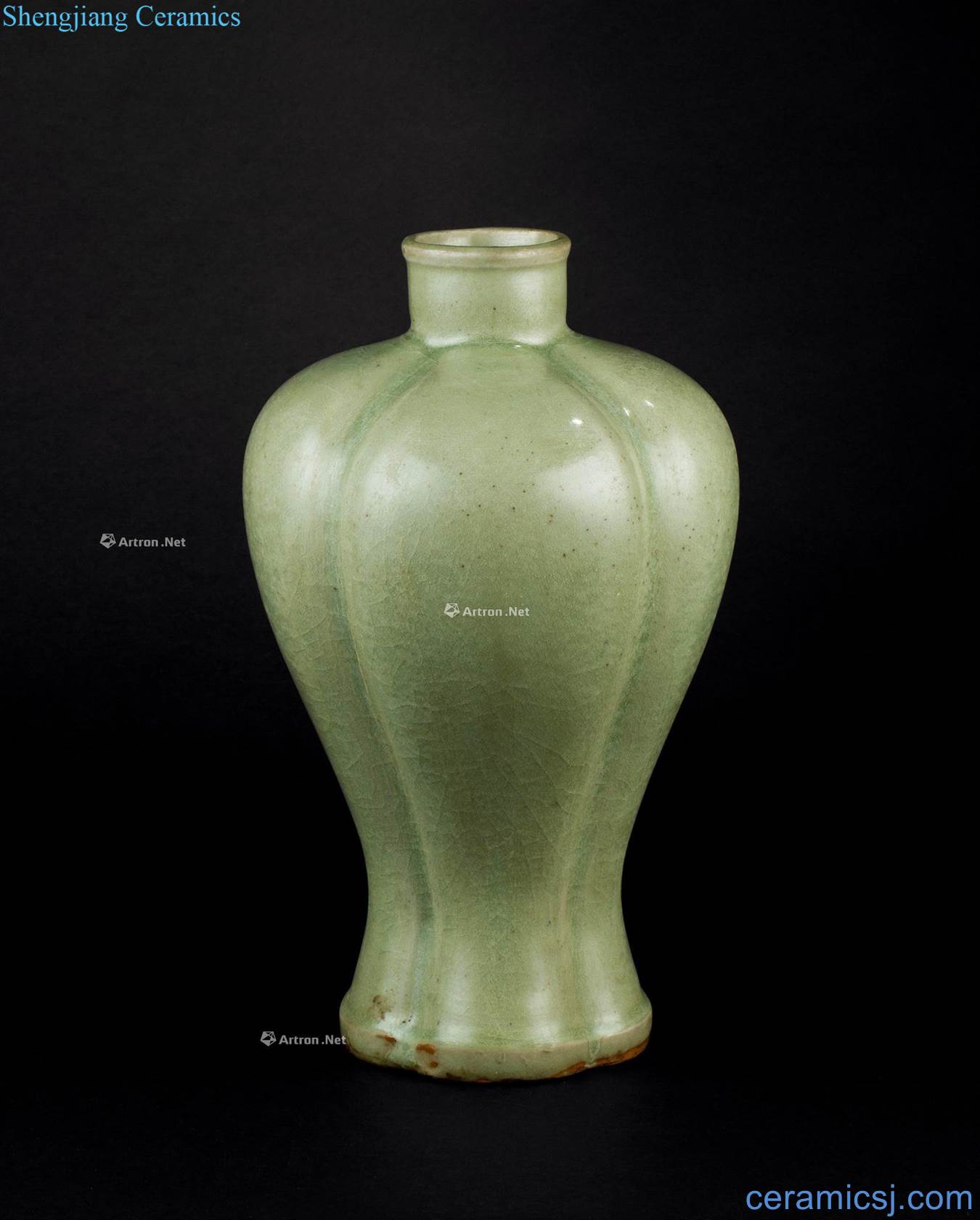 The yuan dynasty, Ming dynasty (1368-1644) celadon melon shape bottle