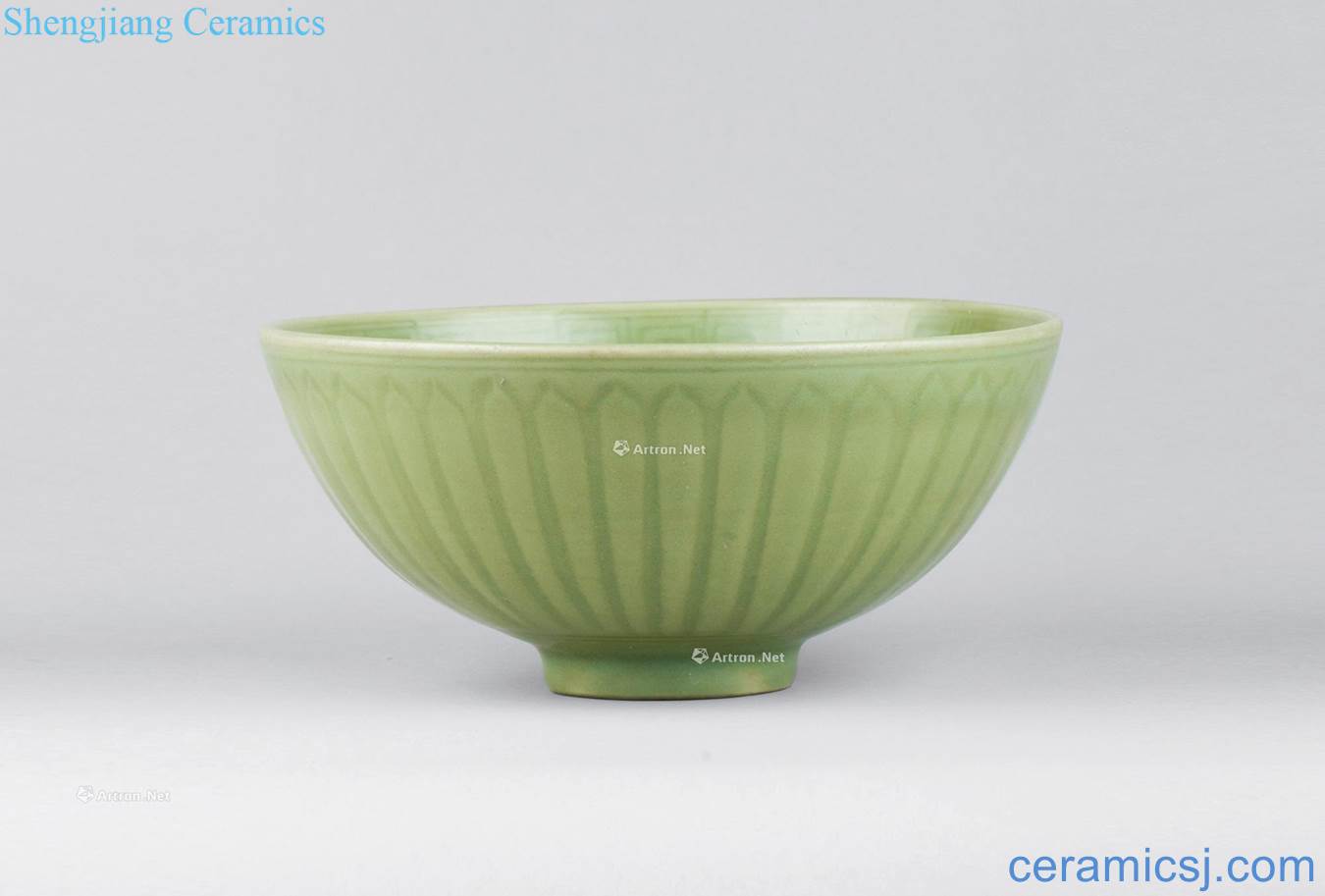 Early Ming dynasty (1368-1441), longquan celadon heart bowl (officer)