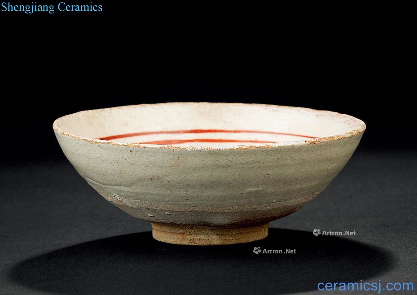 The song dynasty (960-1279) magnetic state kiln green color rabbit red lines