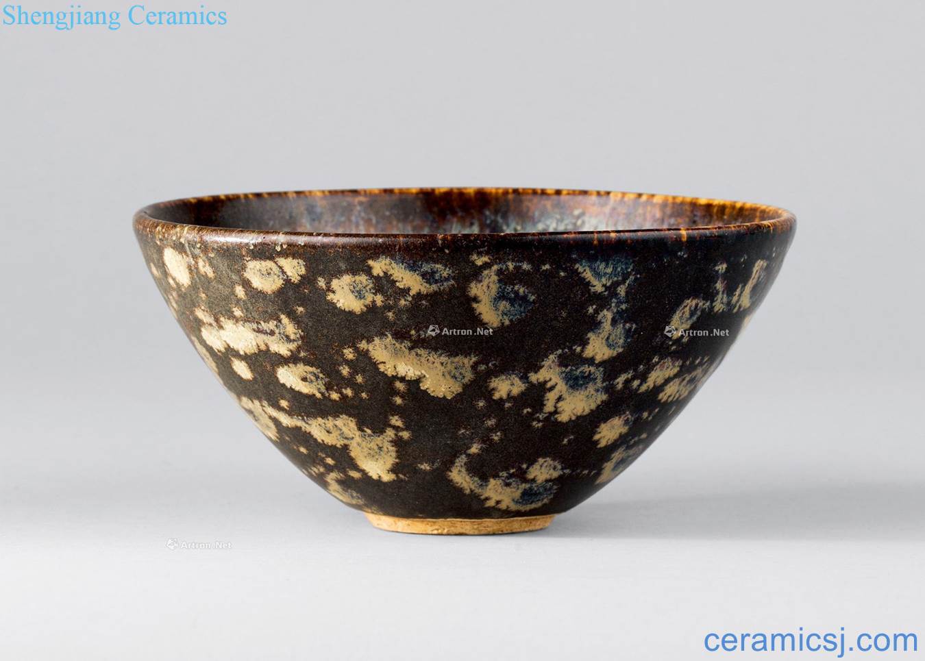 The song dynasty (960-1279), jizhou kiln deer green-splashed bowls