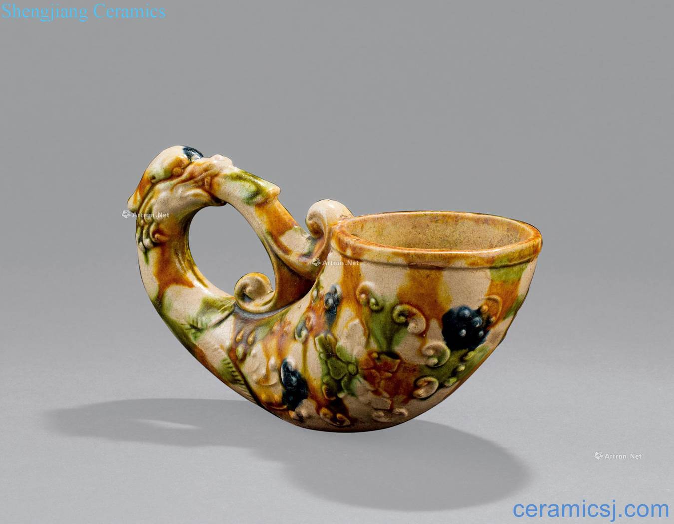 Tang dynasty (618-907), tang sancai dragon handle cup