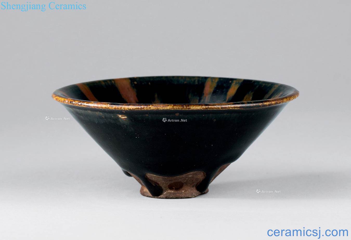 The song dynasty (960-1279), henan iron spot temmoku glaze tea light