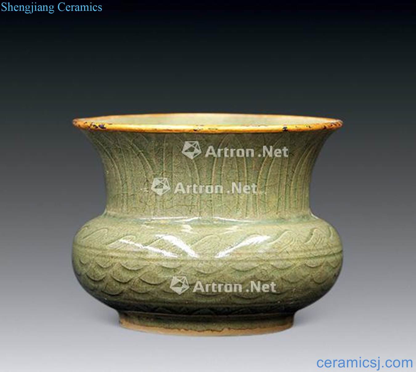 The song dynasty Longquan celadon lotus phnom penh slag bucket