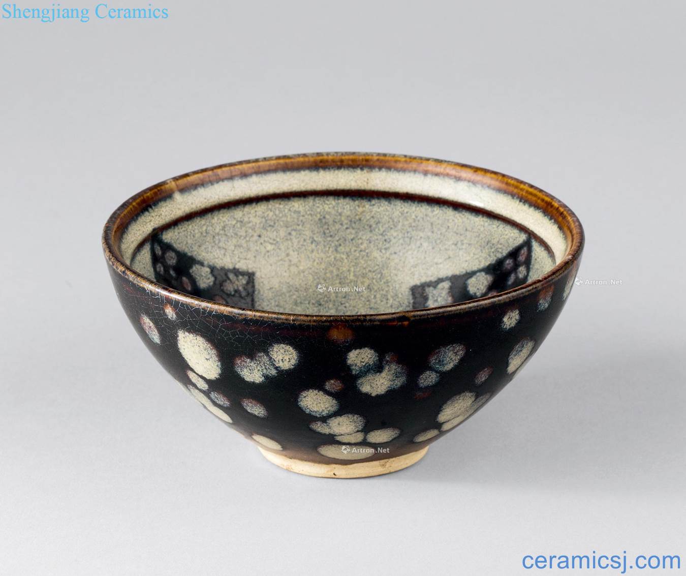 The song dynasty (960-1279), jizhou kiln window pattern bowl