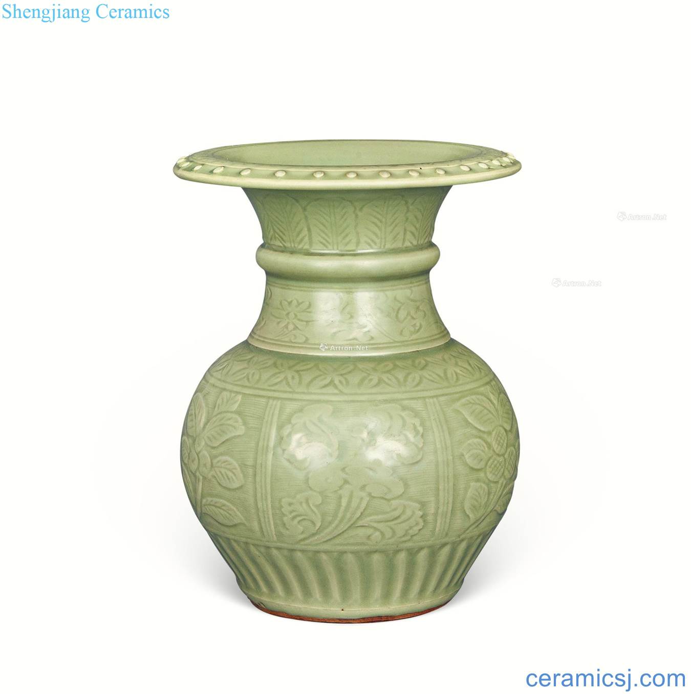 In the Ming dynasty Longquan glaze scratching flower grain pomegranate bottles