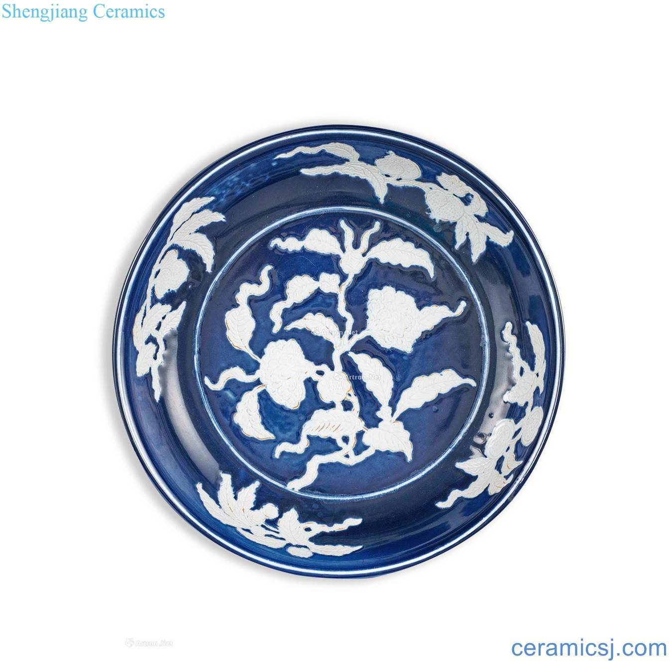 In the Ming dynasty Blue glaze white flower grain disc