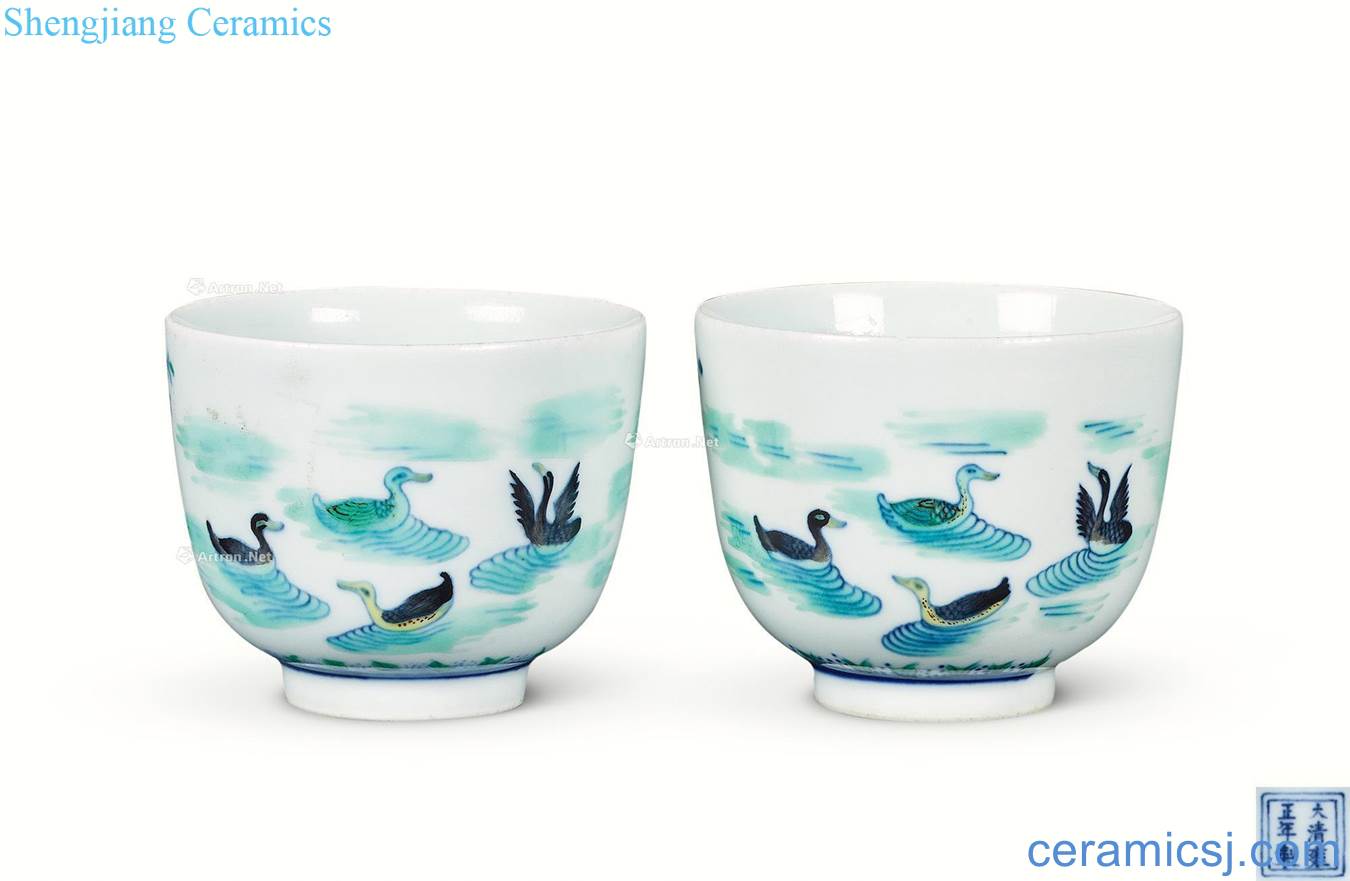 Qing yongzheng bucket color lotus pond water lines cup (a)