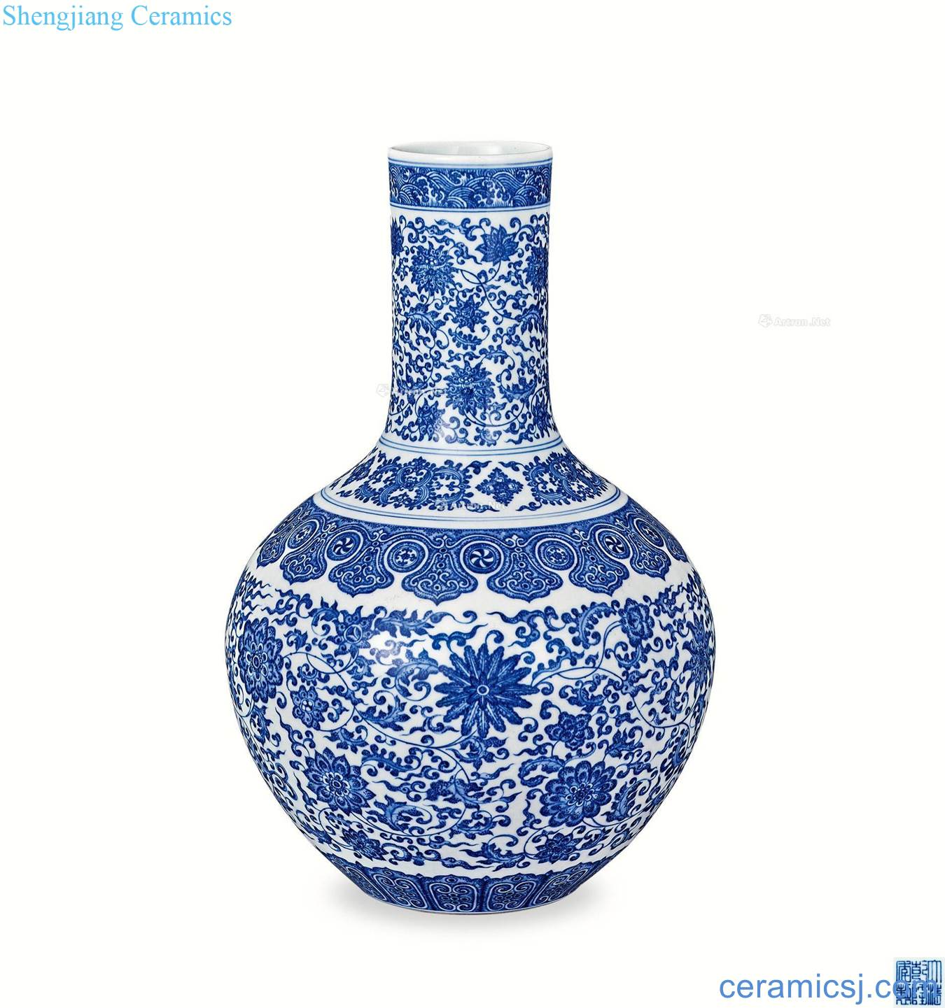 In the qing dynasty Blue and white lotus flower grain bottle
