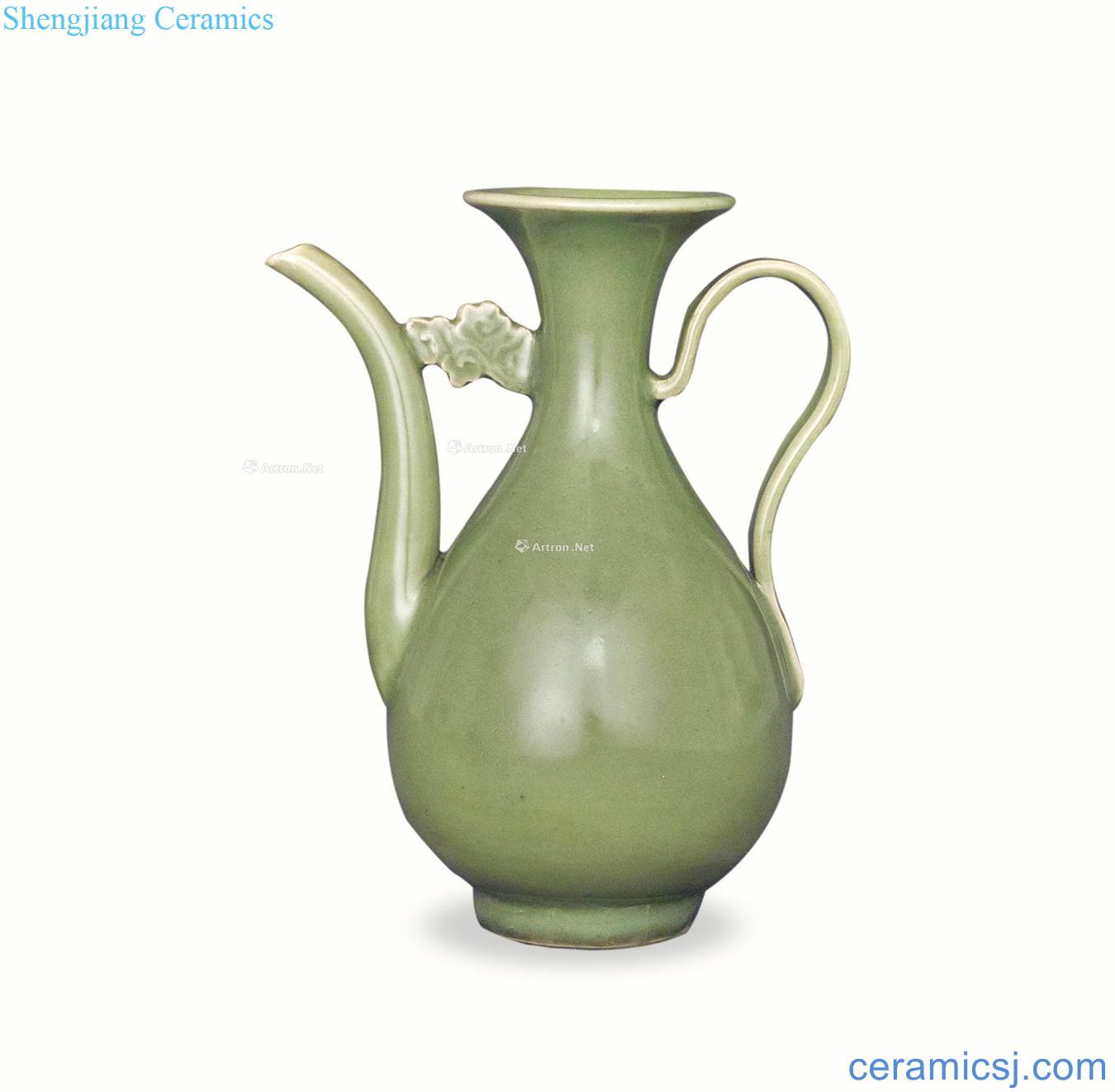 In the Ming dynasty Longquan glaze hip flask
