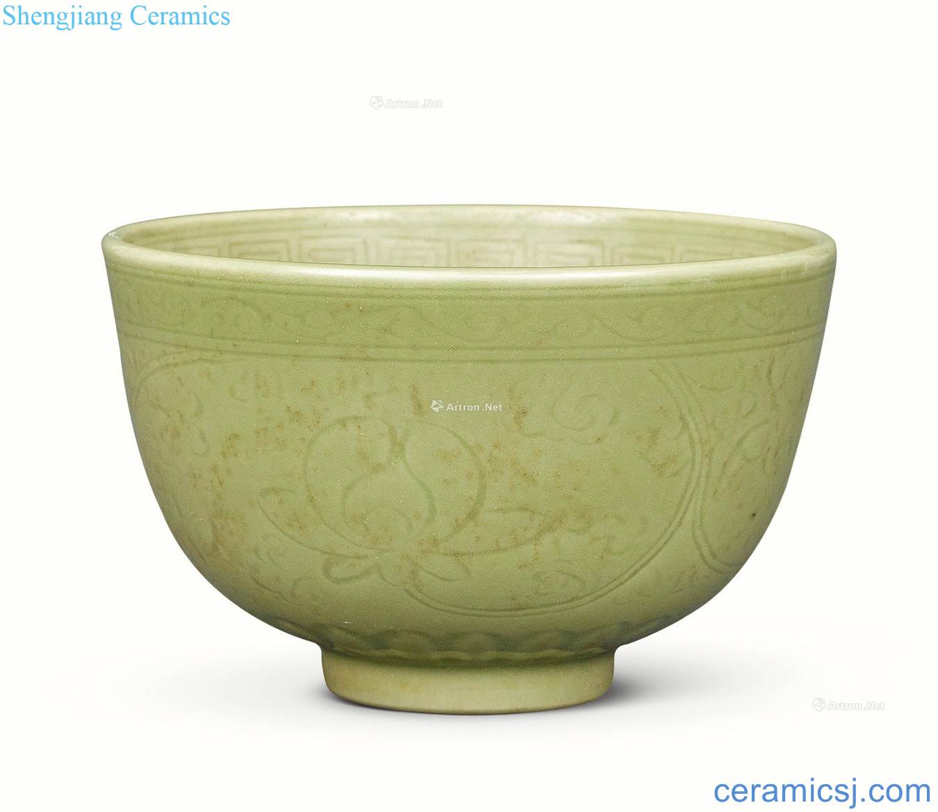 In the Ming dynasty Longquan glaze shadow flower bowls