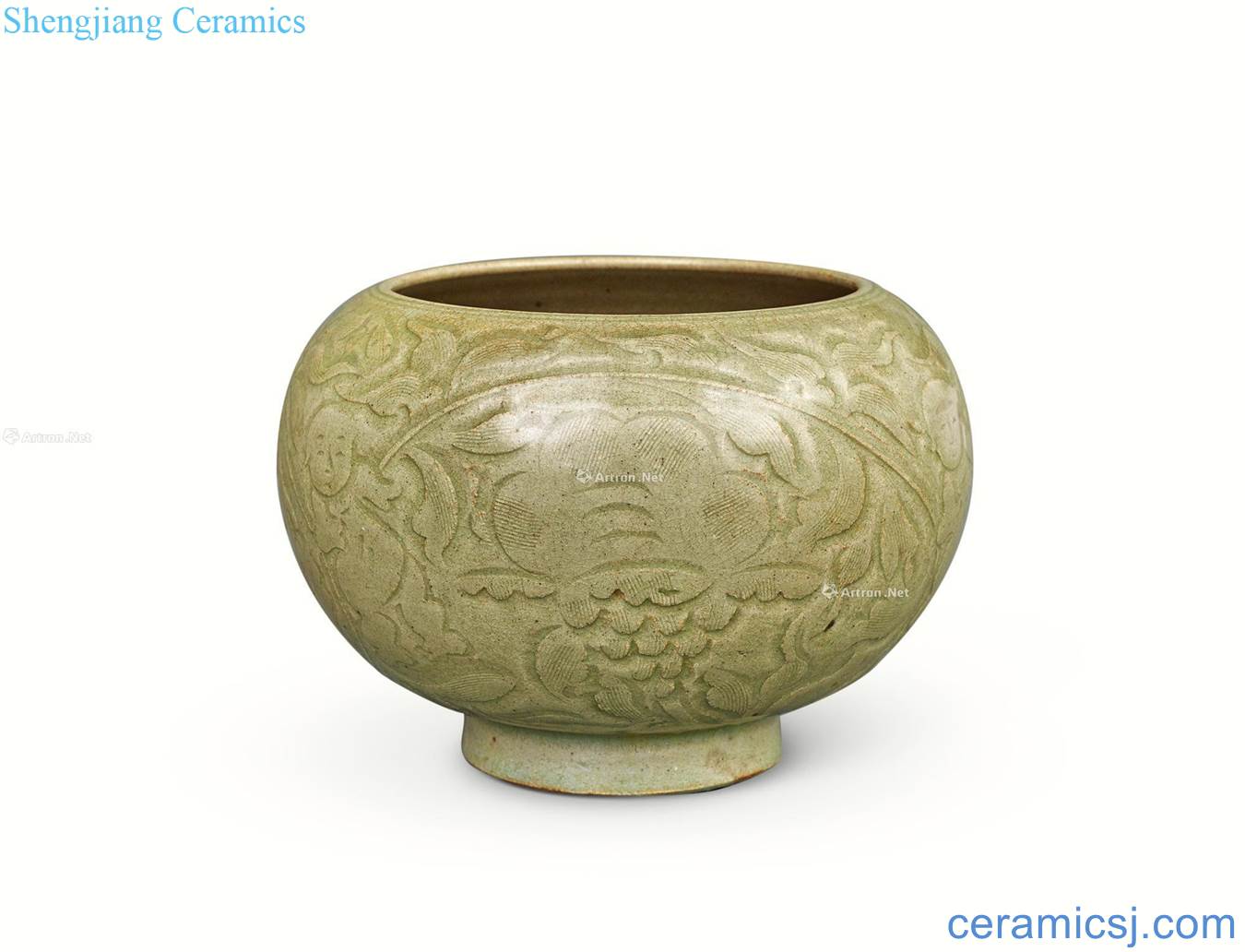 The song dynasty kiln celadon dark carved decorative pattern