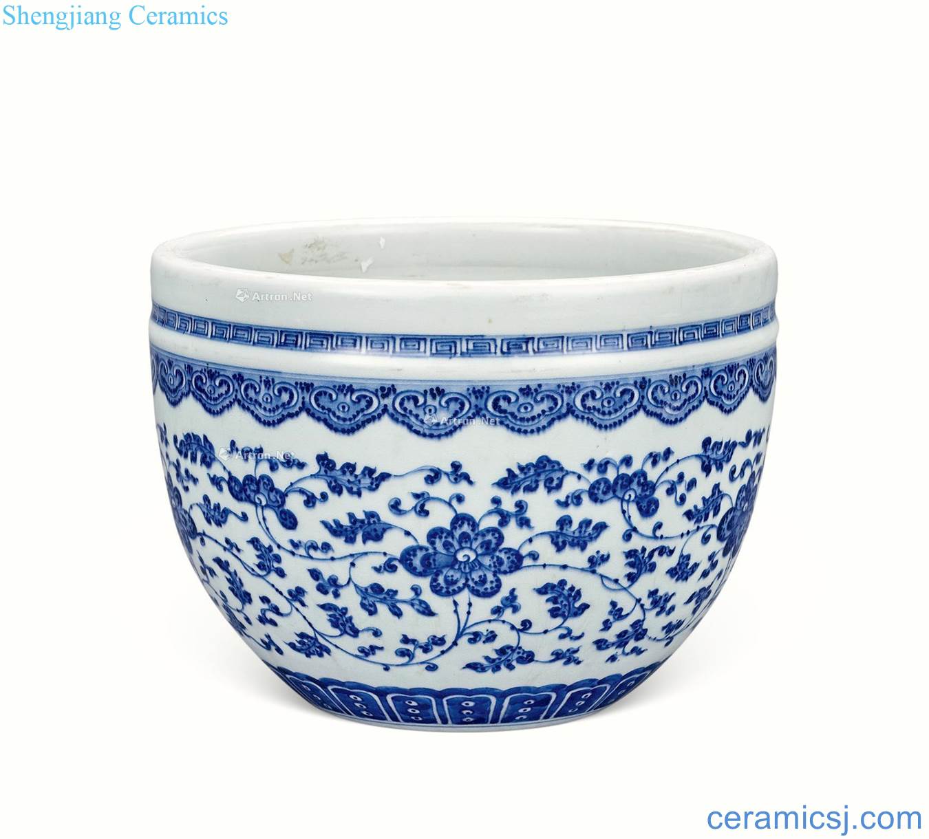 In the qing dynasty Blue and white lotus flower print cylinder