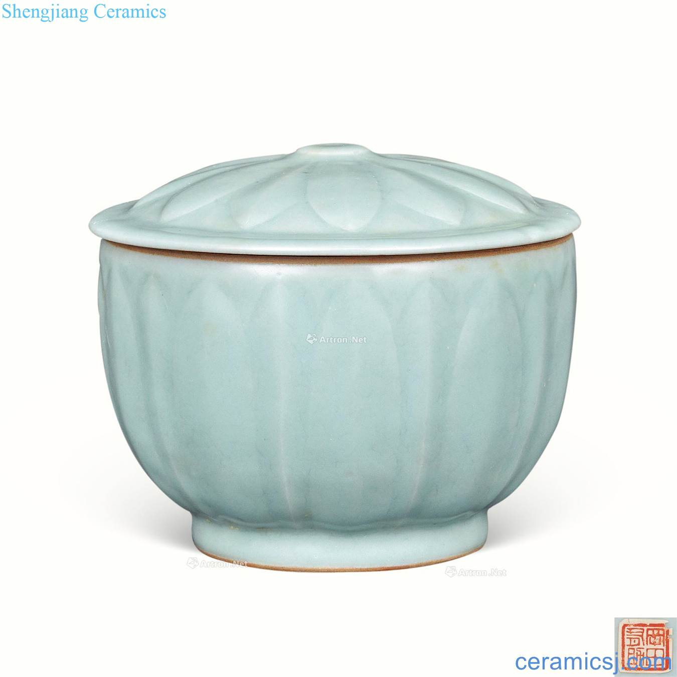 The song dynasty Longquan celadon lotus lines cover tank