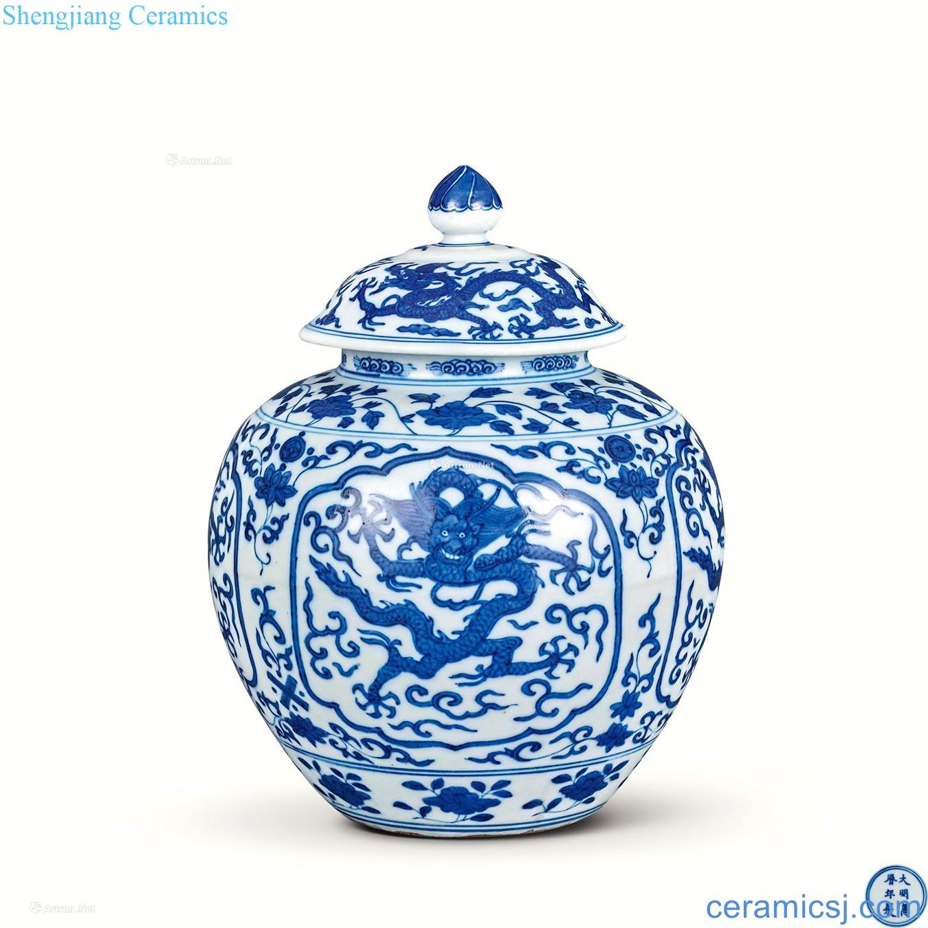 In the Ming dynasty Blue and white window dragon tank