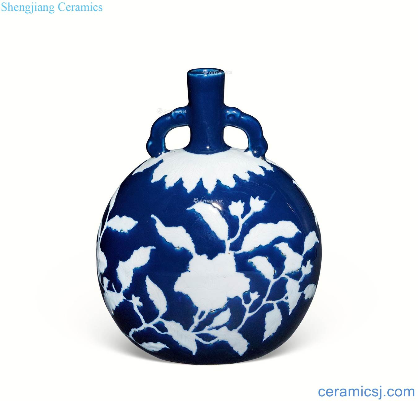 In the Ming dynasty Blue glaze white flower grain BaoYue bottles