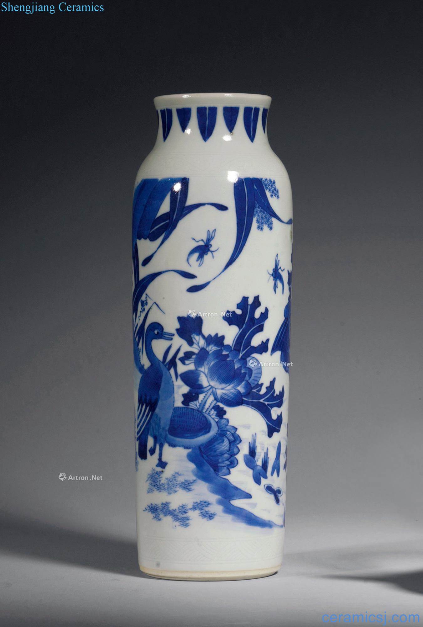 Ming chongzhen Blue and white painting of flowers and birds grain tube bottles