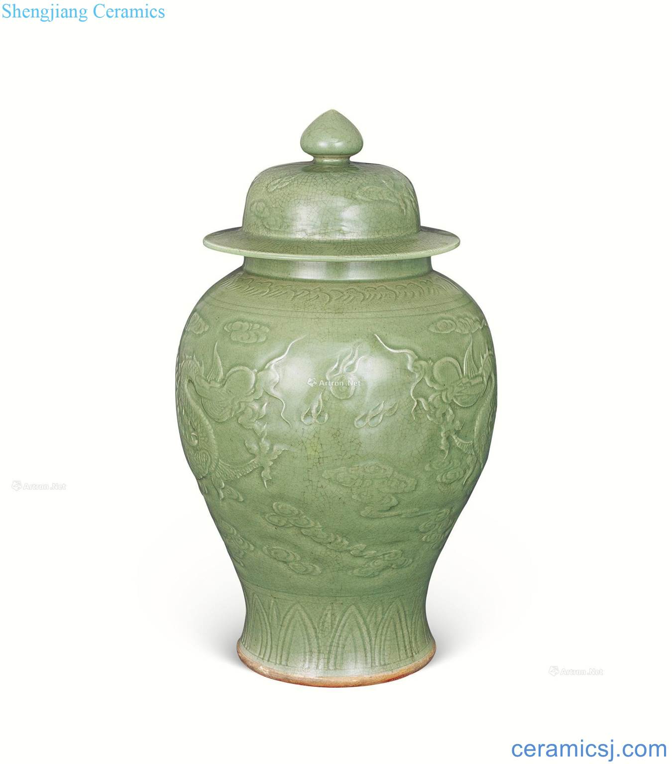 In the Ming dynasty Longquan celadon dark carved dragon half bottle