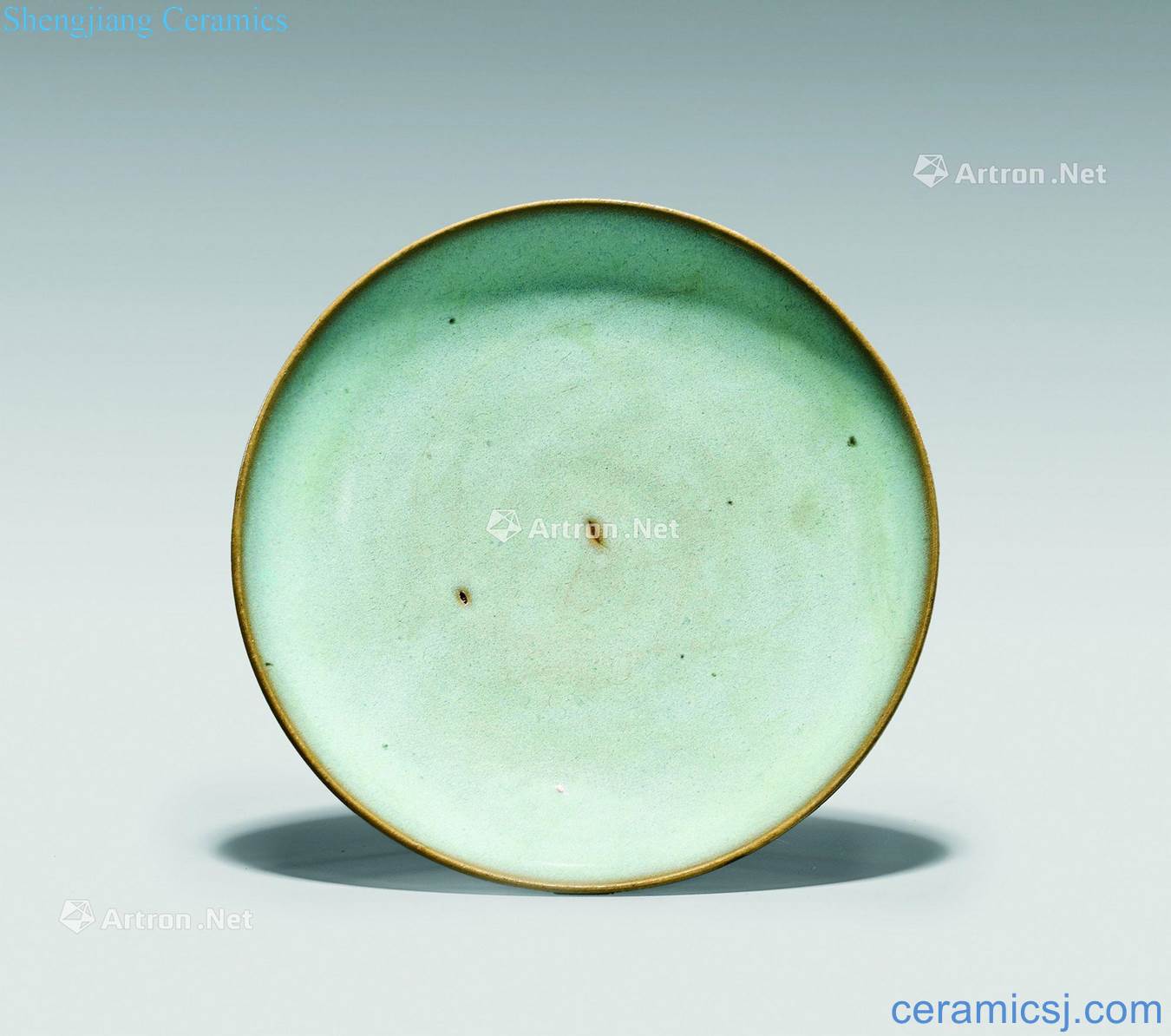 The song dynasty The sky blue glazed pottery dish of masterpieces