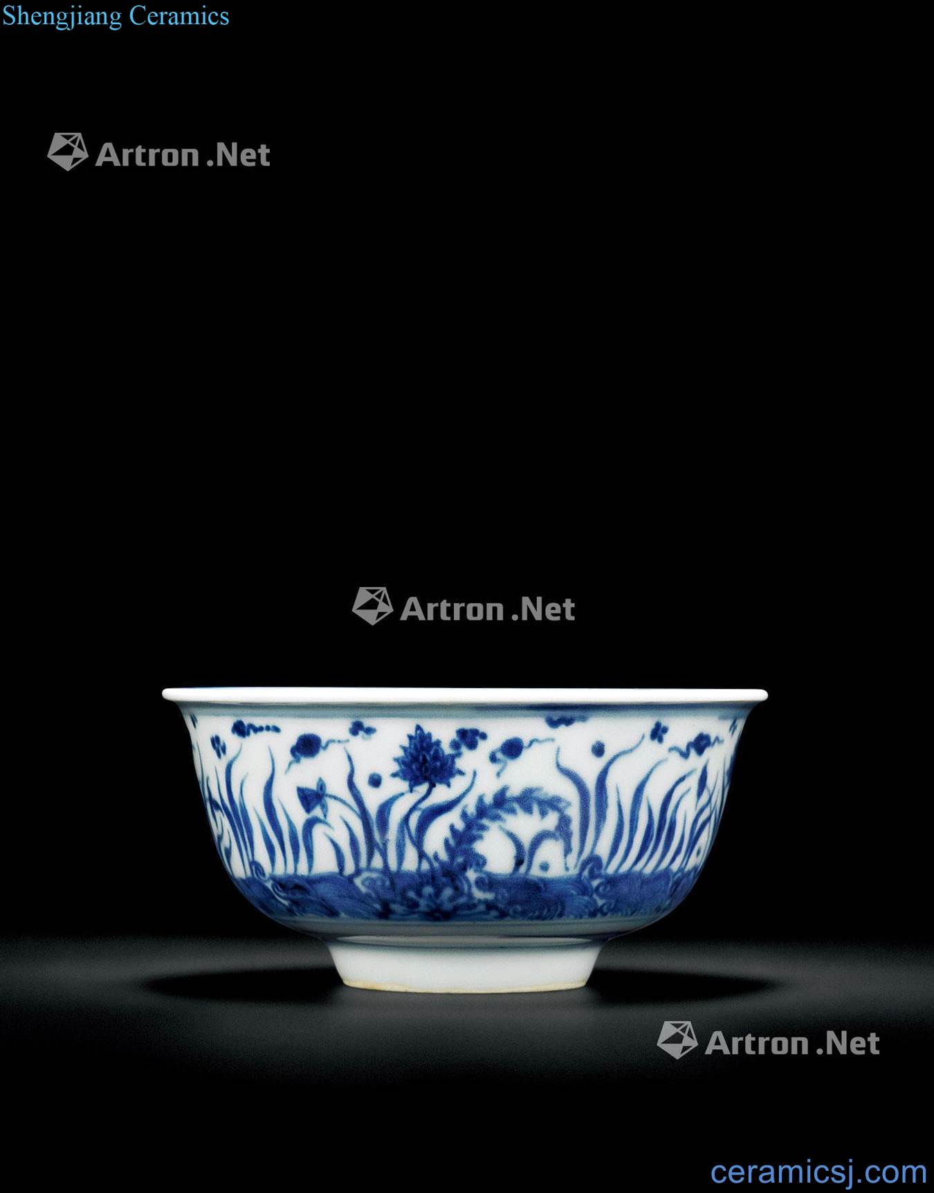 Ming blank period Blue and white flower sea thread bowl