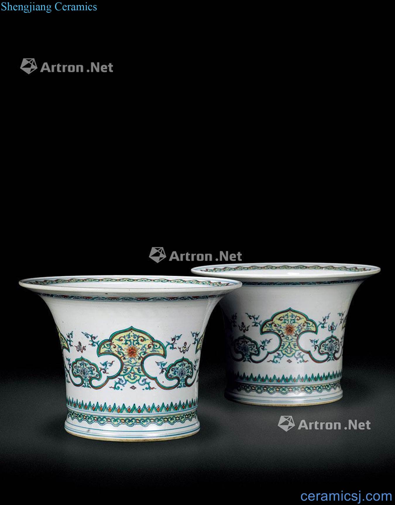 Qing yongzheng bucket color satisfied grain flowerpot (a)