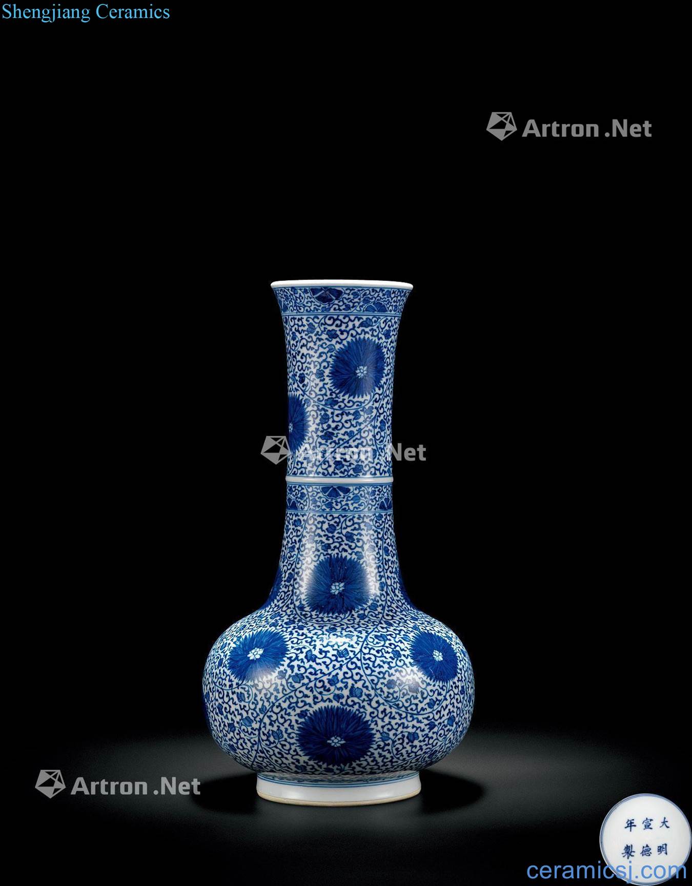 The qing emperor kangxi Blue and white flower grain to the flask