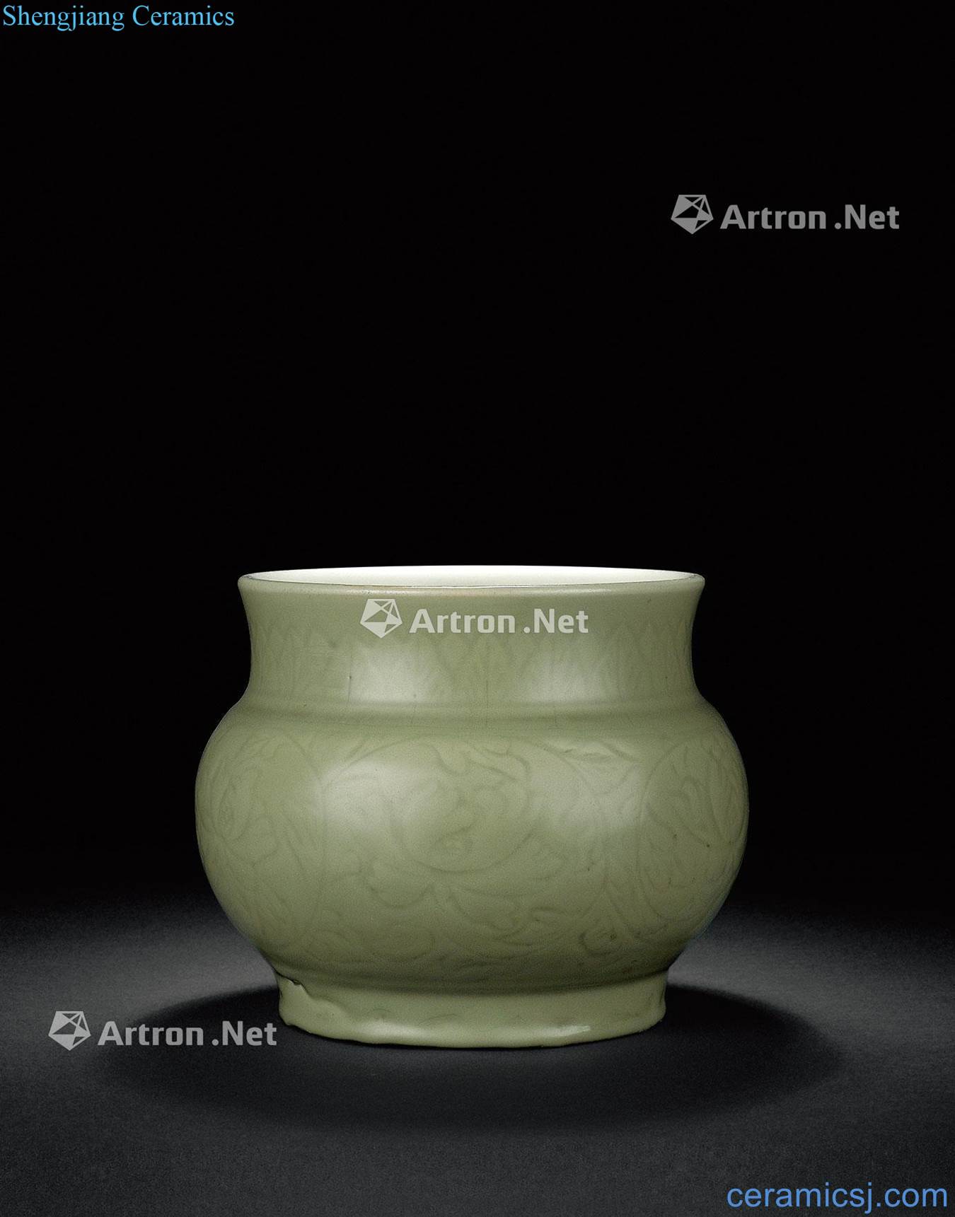 Ming Longquan celadon dark engraved floral print