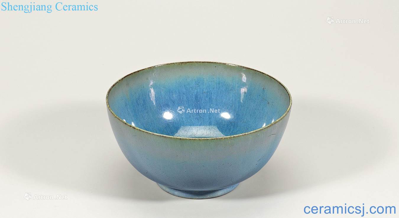 The late Ming dynasty Yixing kiln imitation jun azure glaze bowls
