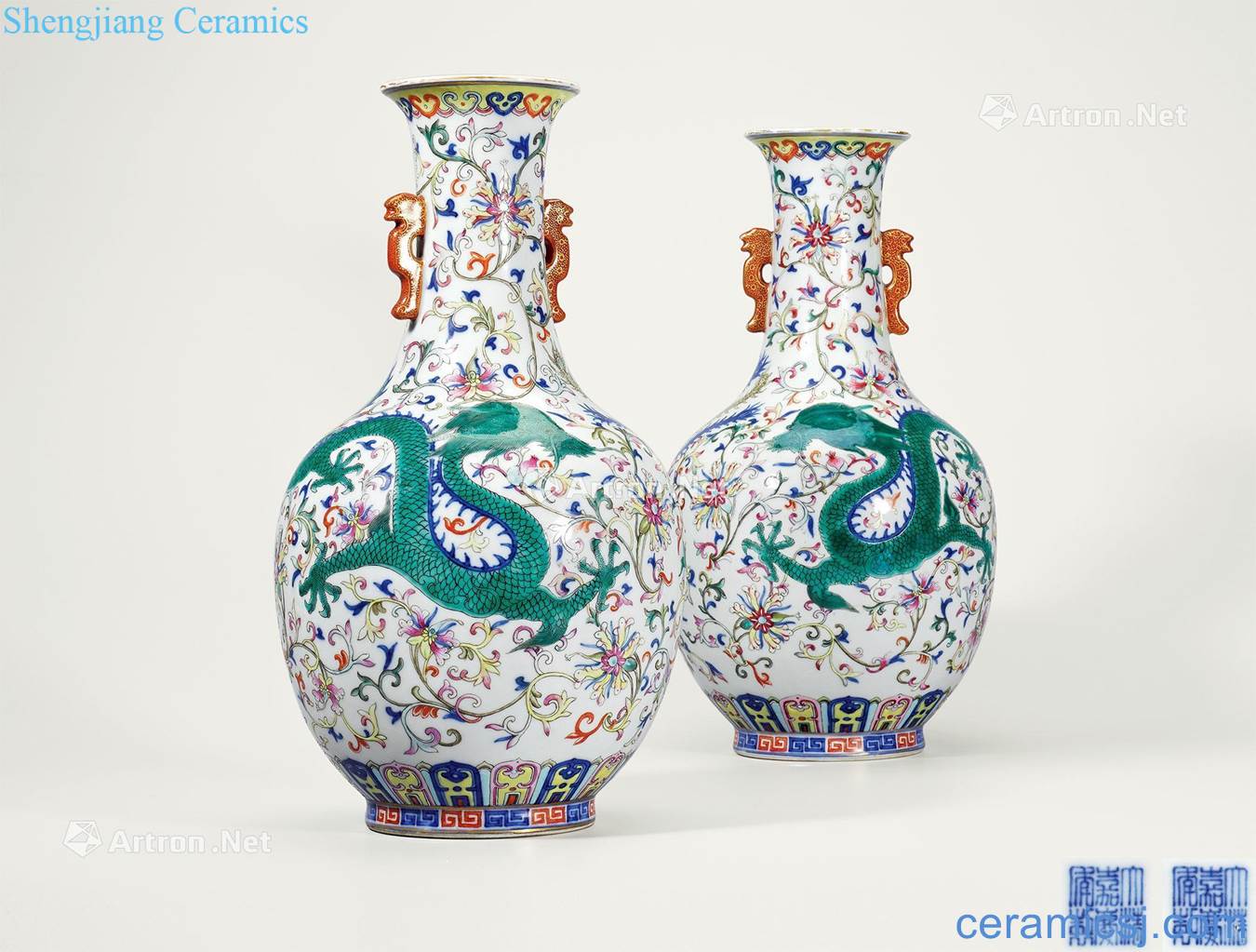 Qing porcelain enamel longfeng grain bottle (a)