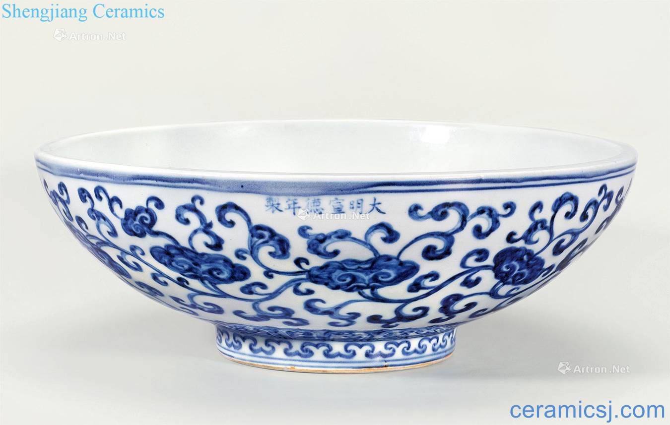 Ming xuande Blue and white string of branches of ganoderma lucidum grain big bowl