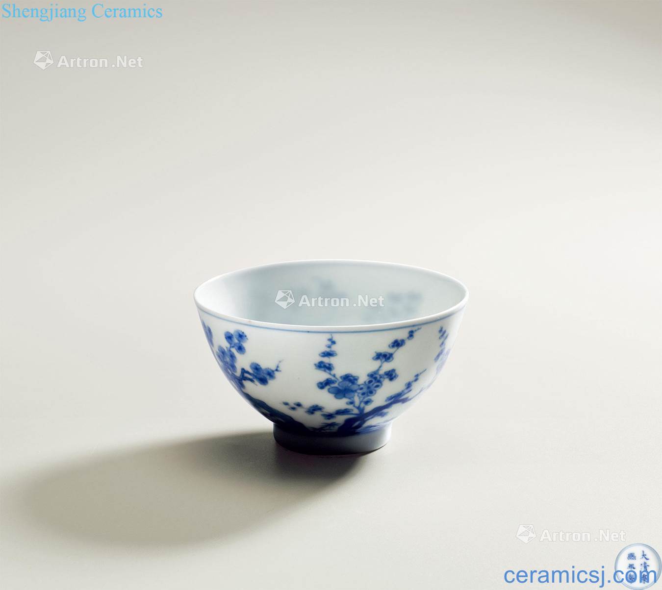 The qing emperor kangxi Blue and white shochiku MeiWen tea round