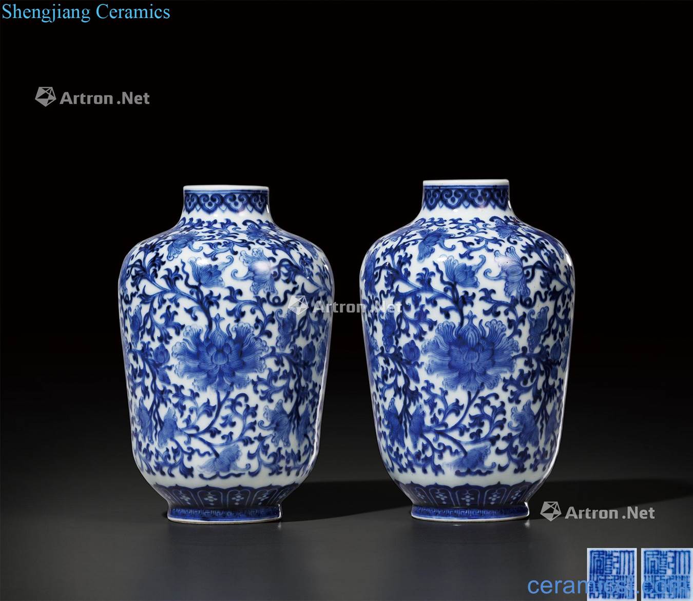 In late qing dynasty Blue and white tie up lotus flower pattern bottle (a)