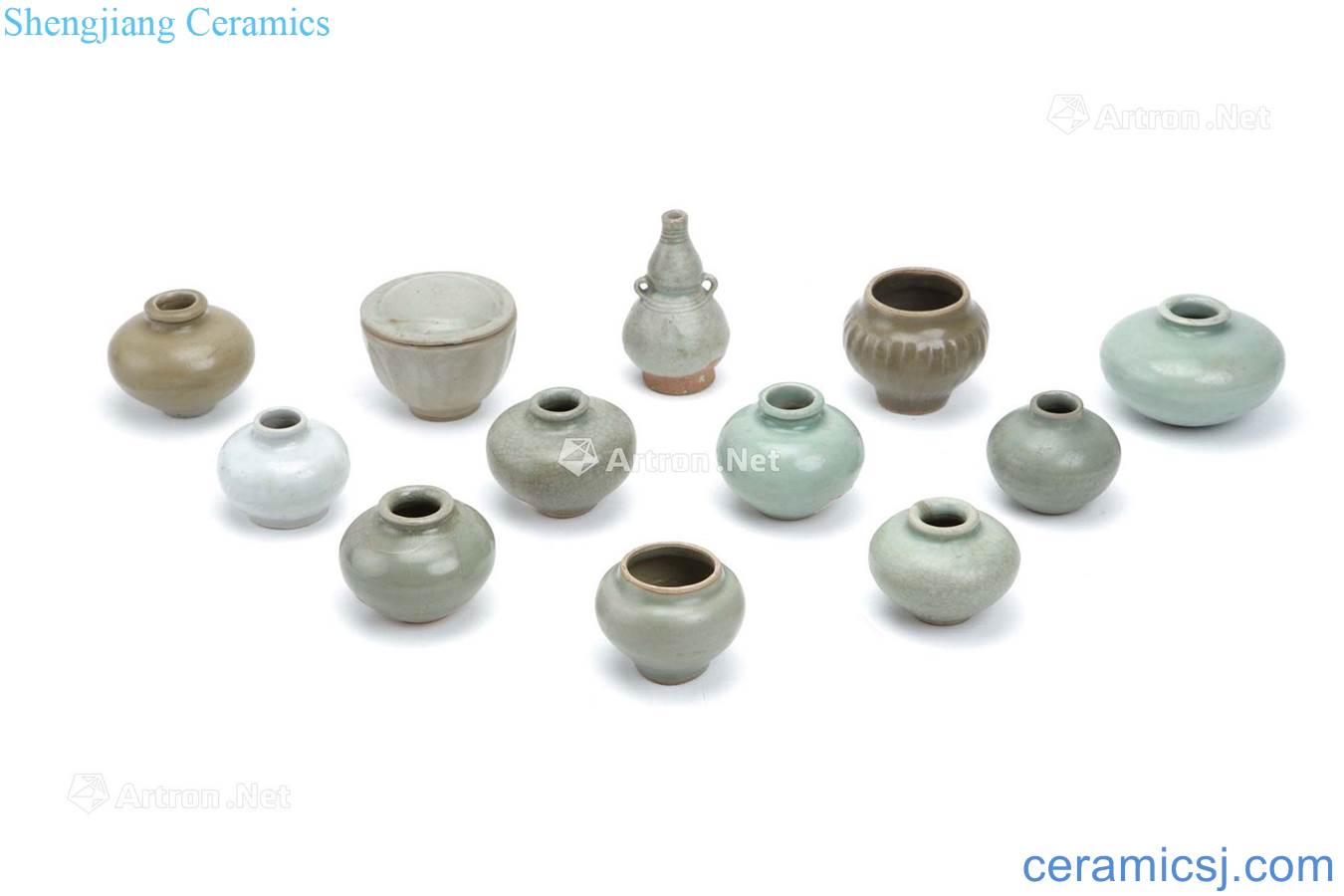 Or after the song dynasty Some 12 pieces green glaze small cans and bottles