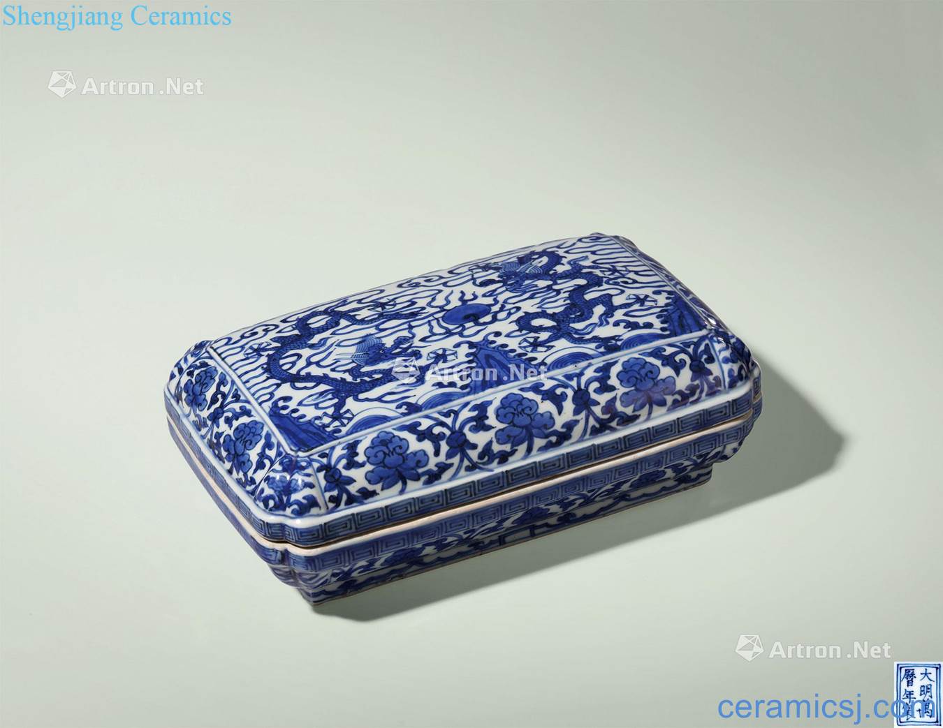 Ming wanli Blue and white hill sea YunLongWen rectangular box