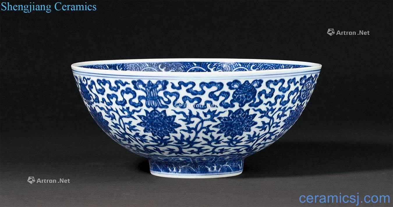 Qing qianlong Blue and white tie up eight auspicious grain big bowl lotus flower