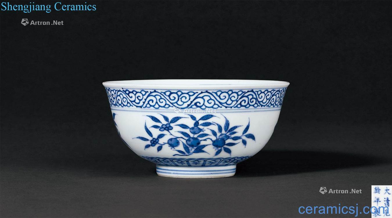 Qing guangxu Blue and white sanduo green-splashed bowls