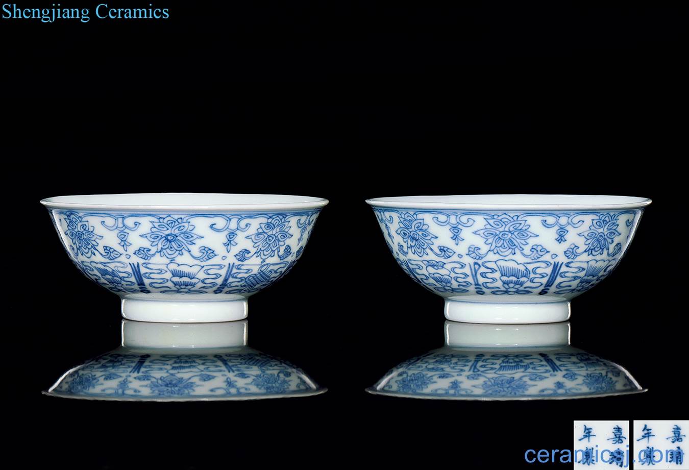 The qing emperor kangxi Blue and white light tracing lotus tower sweet grain and small bowl (a)