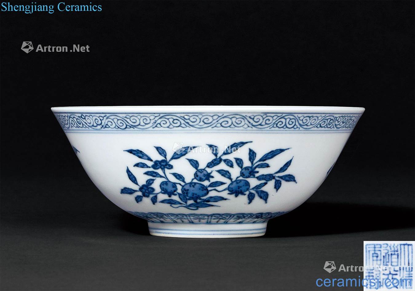 Qing daoguang Blue and white sanduo green-splashed bowls
