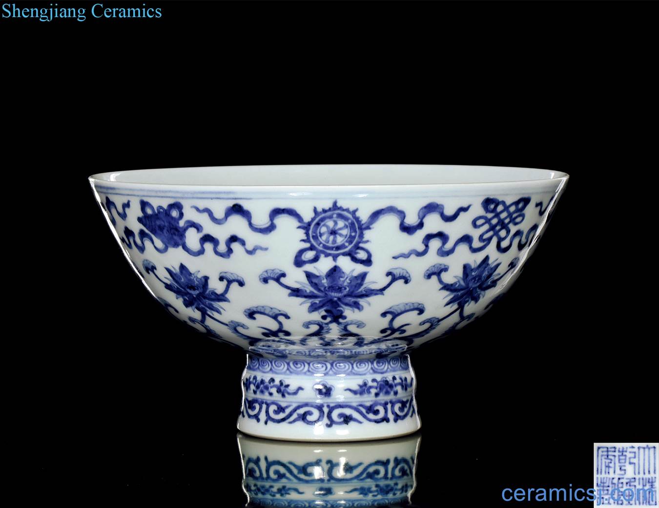 Qing qianlong Green sweet grain footed bowl and Hualien
