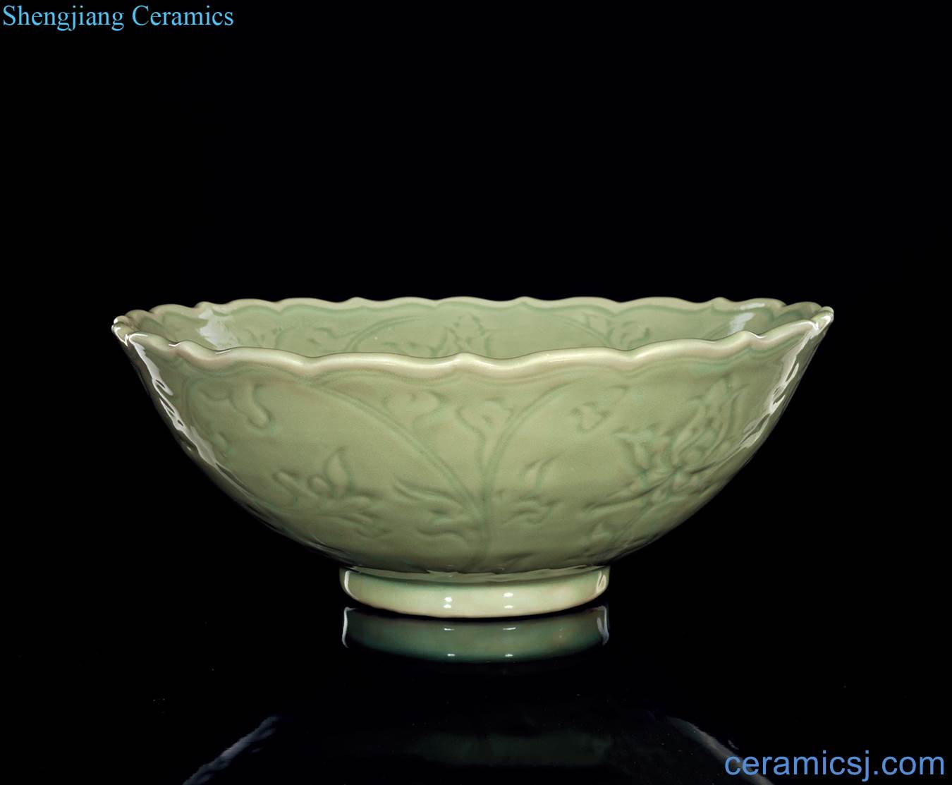 Ming Longquan celadon glaze ling mouth type bowl
