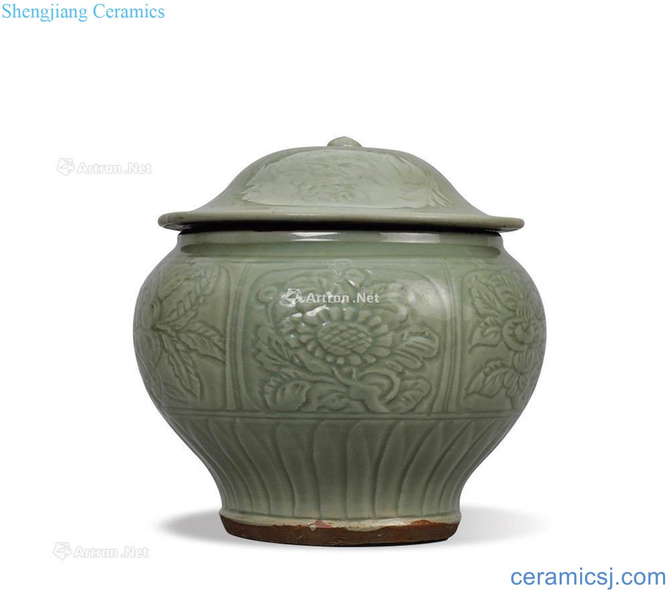 At the end of the yuan Ming Longquan celadon carved flowers flowers lines cover tank