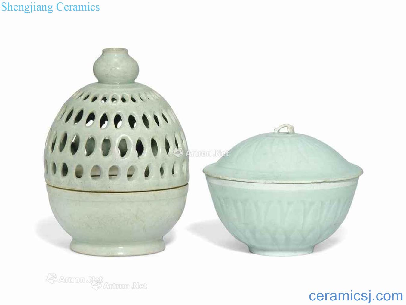 The song dynasty Green white glaze engraved look cover incense burner and green white glaze lotus-shaped tureen (a set of two)