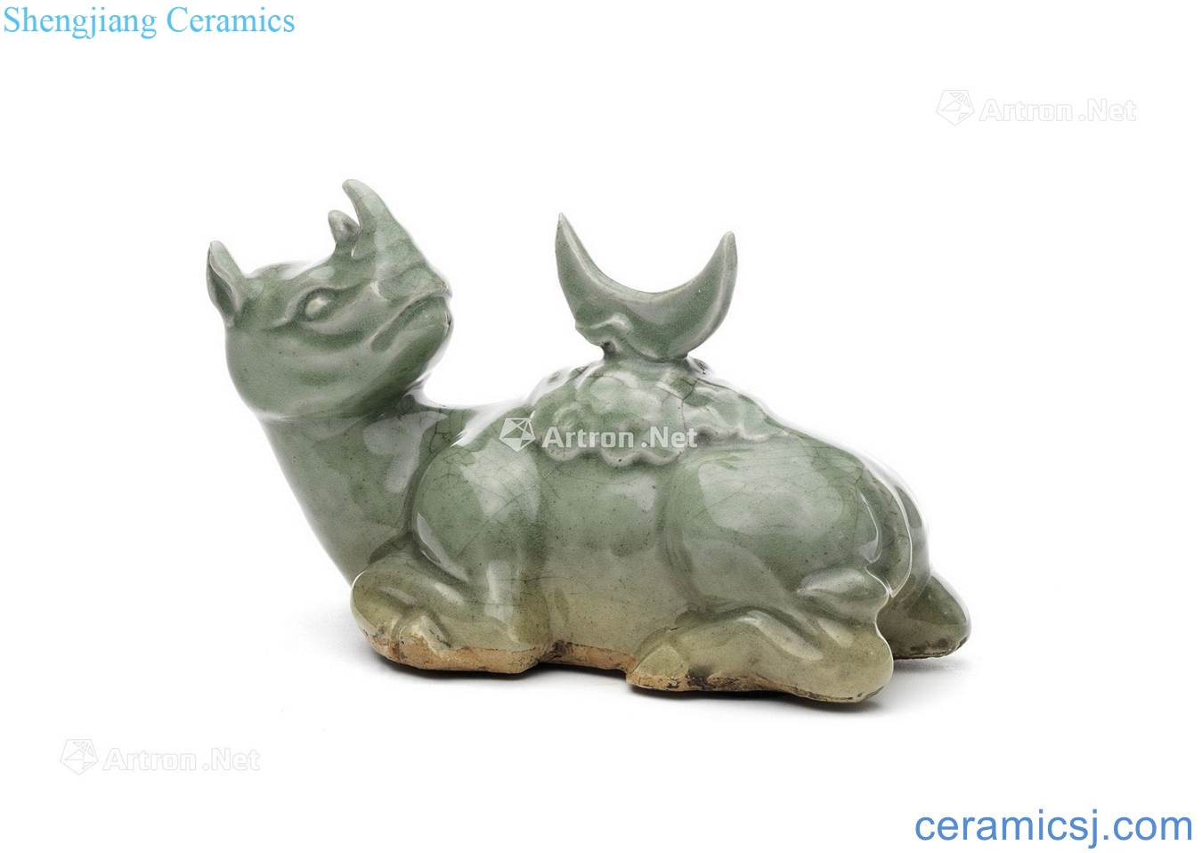 The 16th century Longquan green glaze rhinoceros full moon furnishing articles