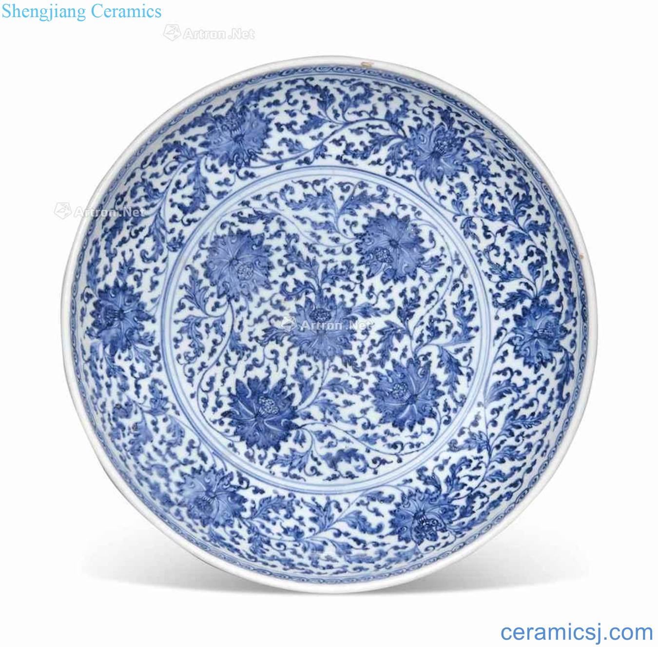 In the 18th century qing Blue and white lotus flower tray