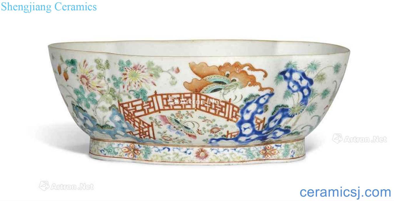 Qing 19th century pastel chrysanthemum grain flower butterfly mouth tray