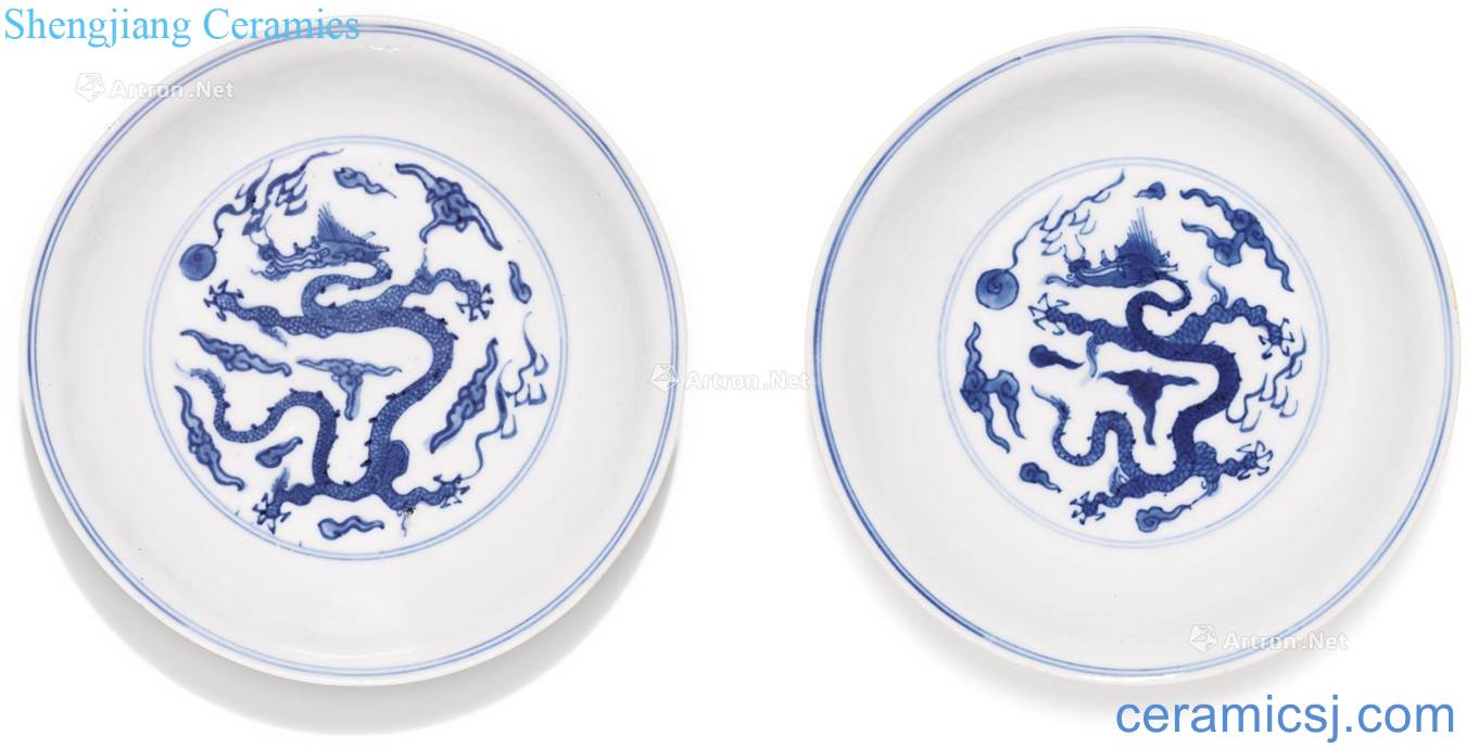Qing in the eighteenth century Blue and white cast bead flying tray (a)