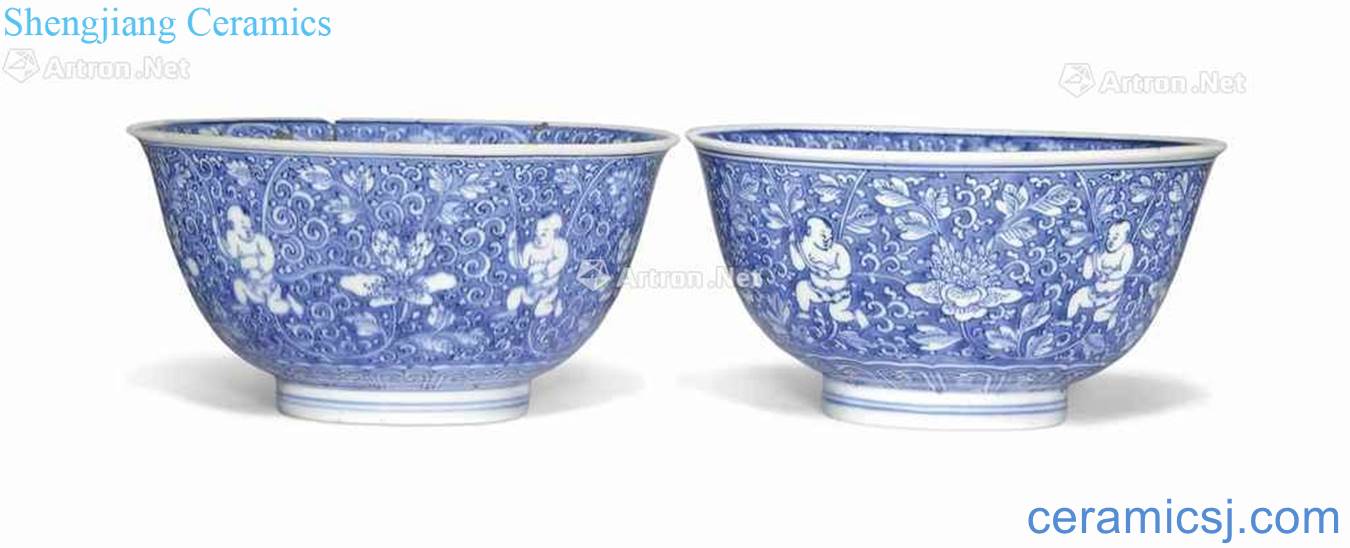 Blue and white lad of lotus green-splashed bowls of the reign of emperor kangxi (a)